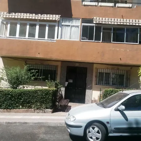 Arroyo De La Miel Centro Homestay *