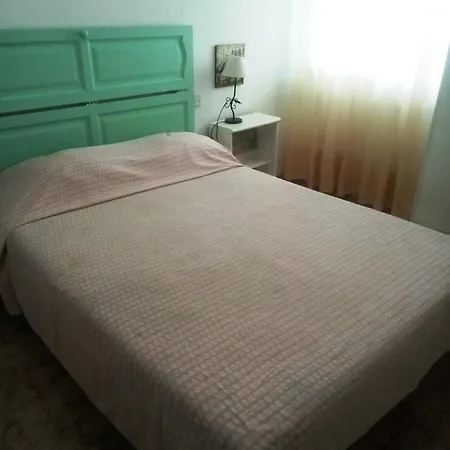 Homestay Arroyo De La Miel Centro *